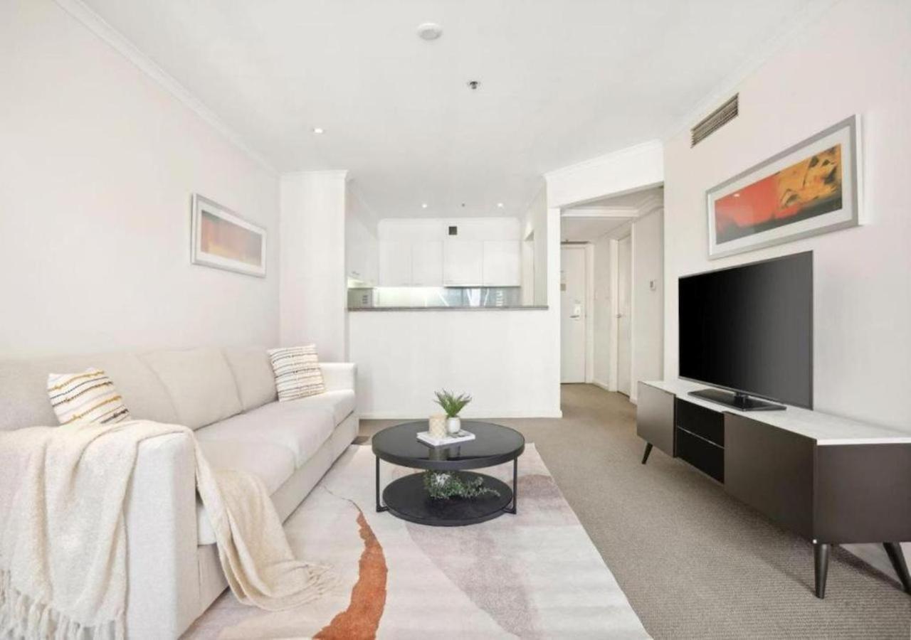 Breathtaking Harbour Bridge Views In Prime Locale *