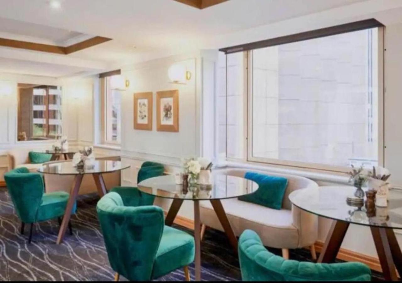 Apartment Breathtaking Harbour Bridge Views In Prime Locale