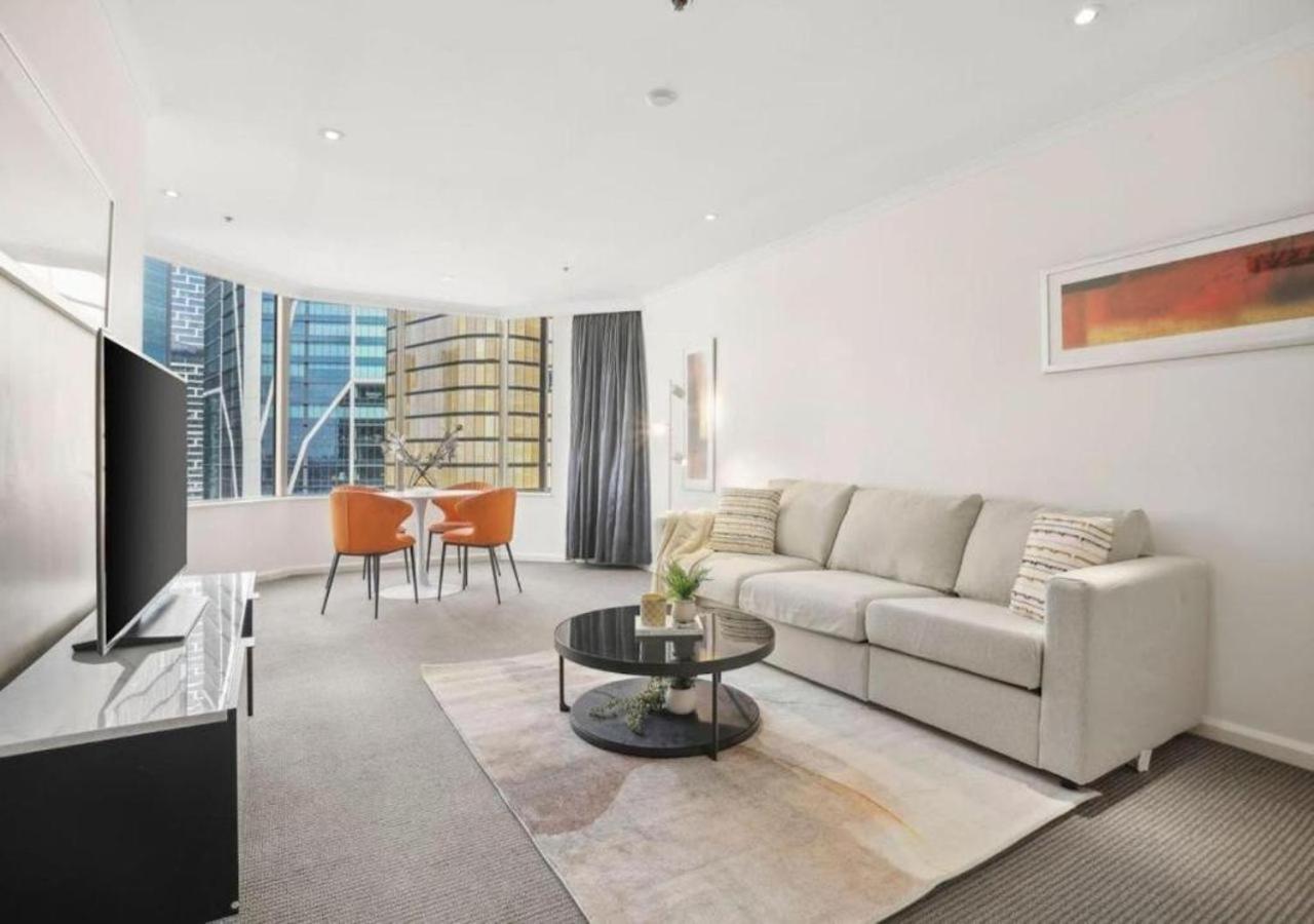 Breathtaking Harbour Bridge Views In Prime Locale Apartment *